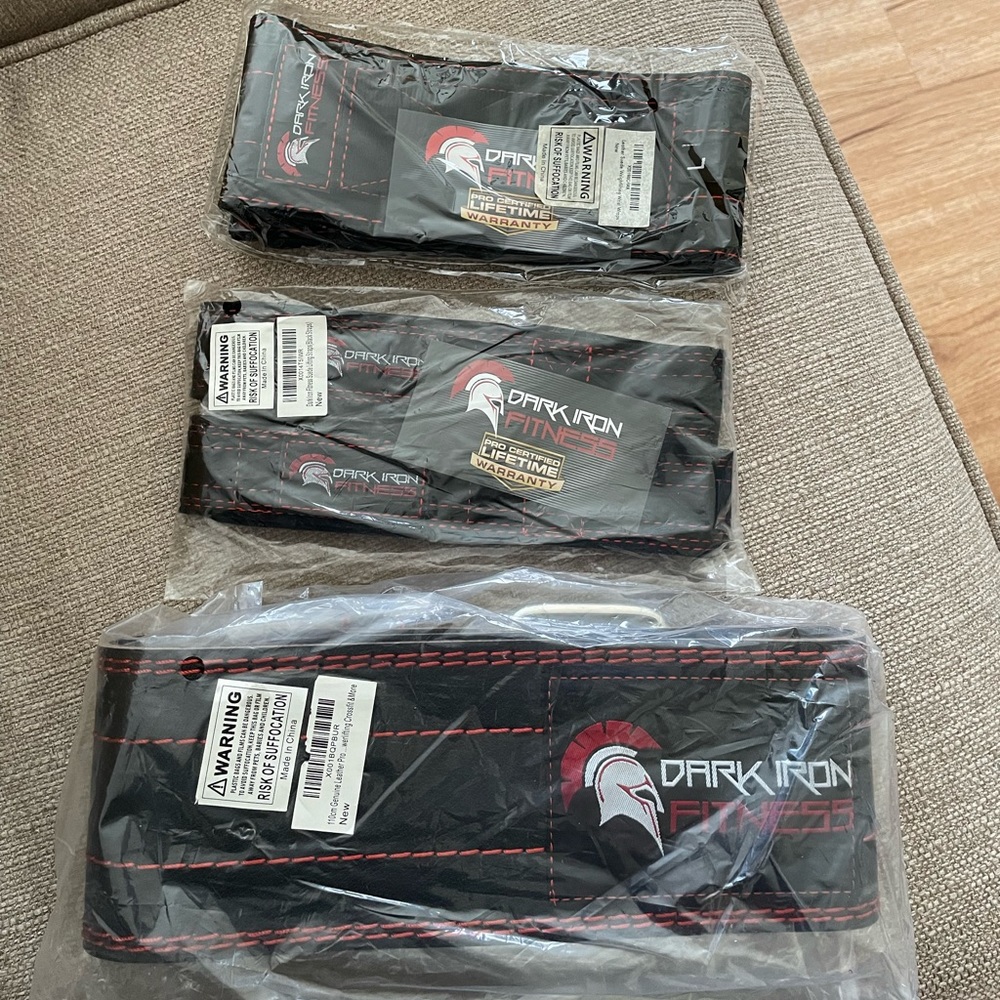 Weightlifting belt and wrist straps